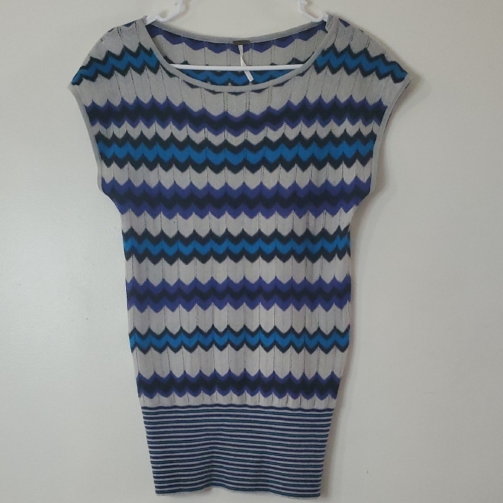 Free People Chevron Wool Blend Top Size Medium Blue Grey Soft Stretchy BoHo Top